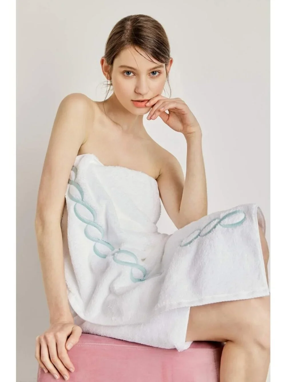 Luxurious 1000g Oversized Grey Egyptian Cotton Bath Towel 63